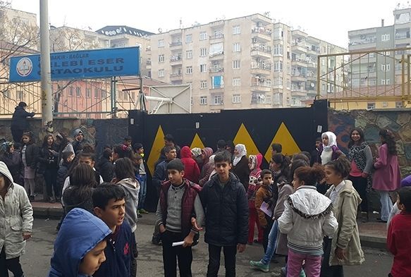 Diyarbakr'da okulda patlama!