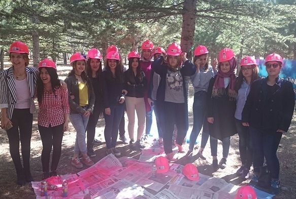 ERÜ İnşaat Kulübü'nden Pembe Baretli Farkındalık