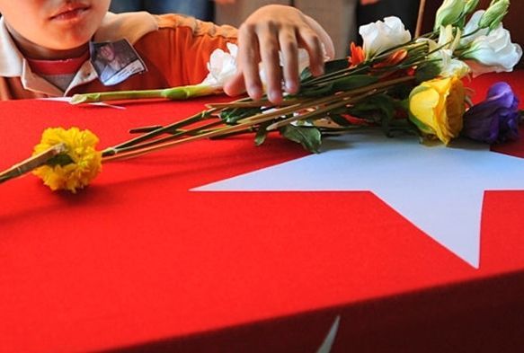 Askeri araca hain tuzak: 3 asker ehit