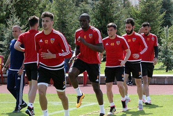 Kayserispor, Beşiktaş'a bileniyor