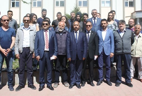 ERÜ'lü öğretim üyesinden asker ve polise ağır küfür!