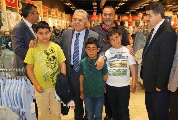 Melikgazi Belediyesi yetim ocuklar unutmad