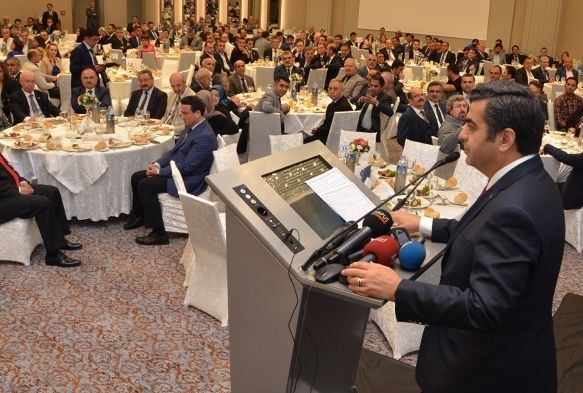 Vali Dzgn'e duygu dolu veda yemei