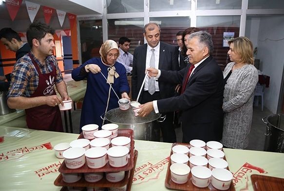 Erciyes Feneri'nin Hayrseveri Bakan Bykkl Oldu