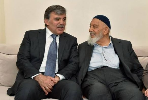 Abdullah Gl'n babas hastaneye kaldrld!