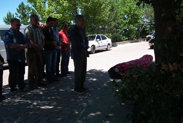 3 polisi ehit eden uzman avuun olu Kayseride defnedildi 