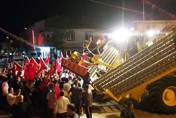 Demokrasi nbetine ilgi eken destek eker iftilerinden geldi