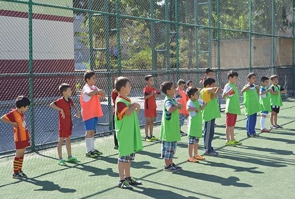 cretsiz profesyonel futbol eitimi