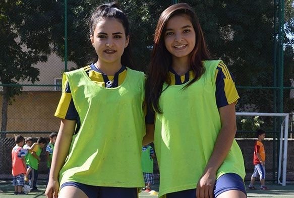 Ünalmış kız kardeşlerin hayali futbolcu olmak