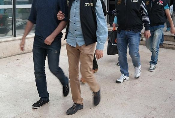 'Bylock' kullanan 53 öğretmen tutuklandı