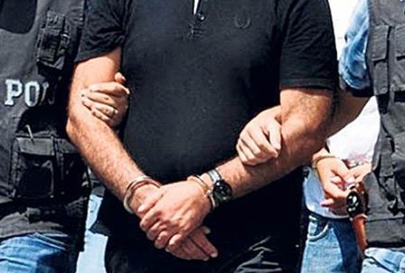 FETÖ operasyonunda 3 kişi tutuklandı