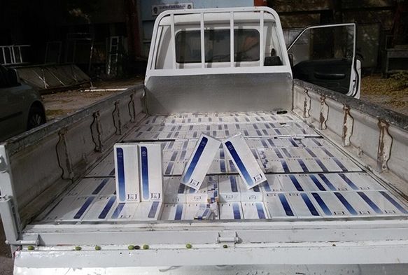 İki Suriyeli 3 bin 500 paket kaçak sigara ile yakalandı