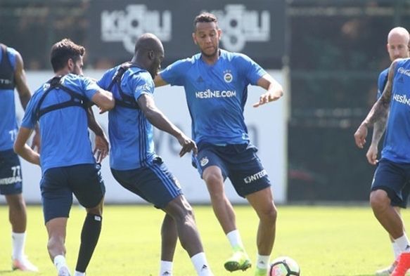 Fenerbahe, Manchester United ma hazrlklarn srdrd