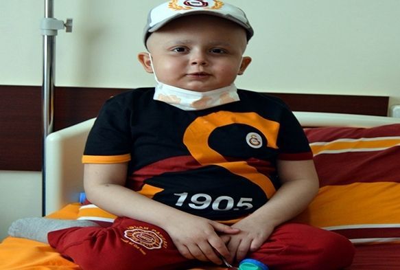 Lösemi hastası minik Eren yaşam mücadelesini kaybetti