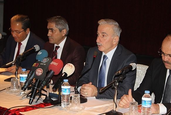 Vali Kamçı vatandaşların sorunlarını dinledi