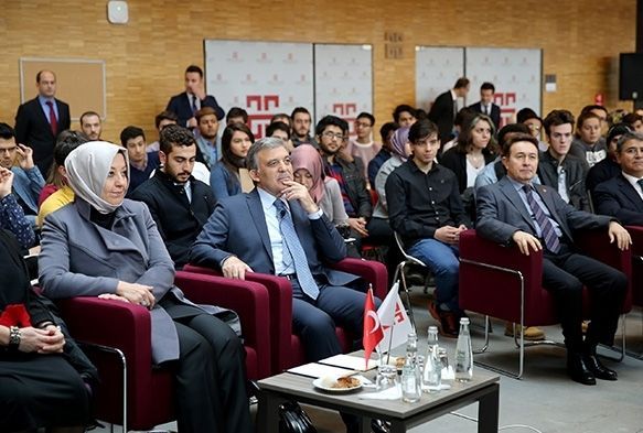11. Cumhurbakan Gl, Abdullah Gl niversitesinde derse katld
