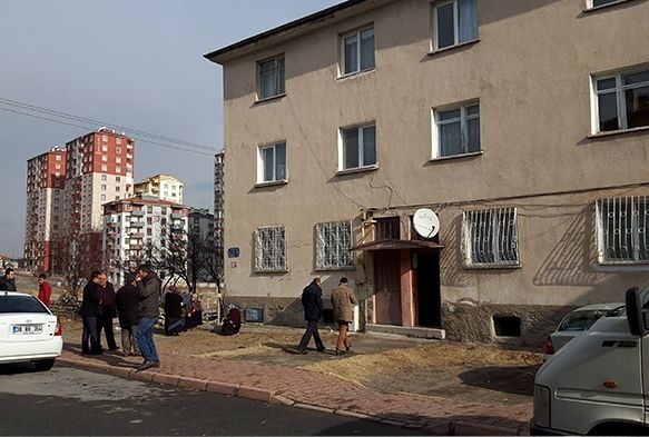 Yalnız yaşayan adam evinde ölü bulundu