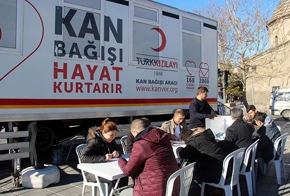 112 personelinden kan bağışı