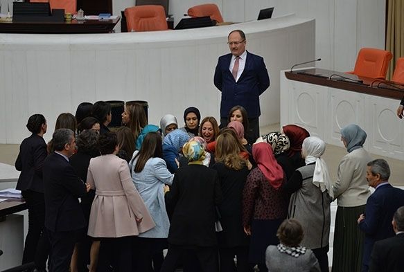 Aylin Nazlakann kelepeli eylemi sona erdi
