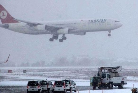 Beşiktaş kar yağışından dolayı Kayseri'ye inemedi