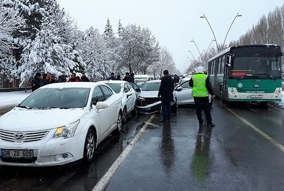 Polisten kaçan otomobilde silah çıktı