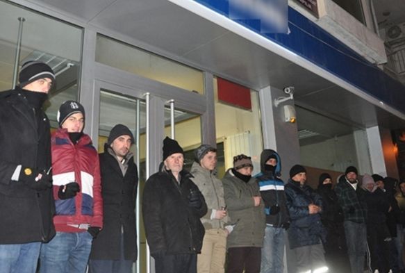 Bu kuyruk baka: 6 gndr bekliyorlar
