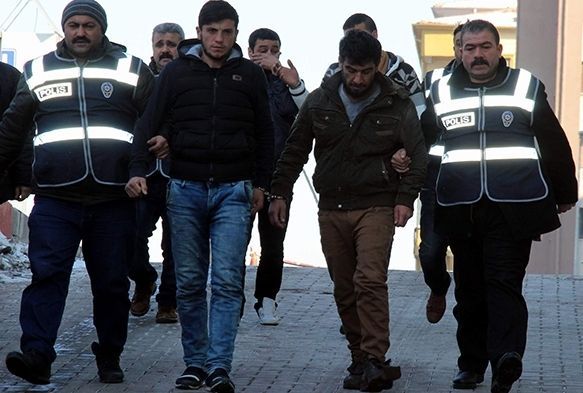 Hırsızlık zanlıları: “Hangi kanalda çıkacak, akşam izleyelim”