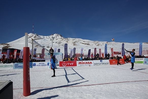 Türkiye, ‘kar voleybolu’ ile ilk kez Erciyes’te tanıştı