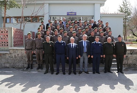 Vali Kamçı İl Jandarma Komutanlığını Ziyaret Etti