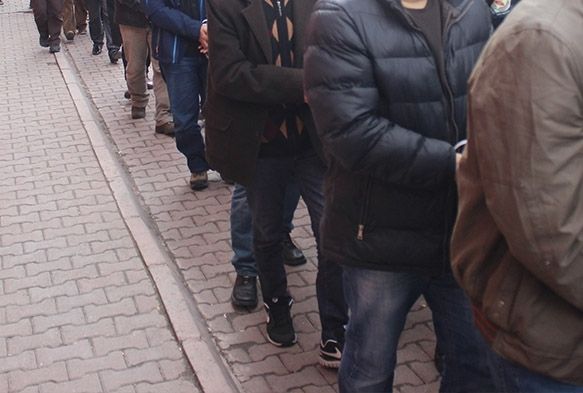 Bylock kullandığı belirlenen 22 eski polis adliyeye sevk edildi