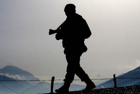 Hakkari'de atma: 1 ehit var, 22 terrist ldrld
