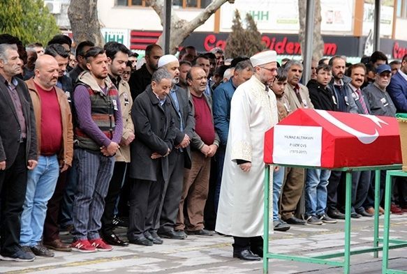 Kalp krizi geçiren Uzman Çavuş toprağa verildi