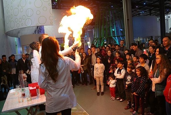 Çocuk bayramı bilimsel aktivitelerle kutlandı