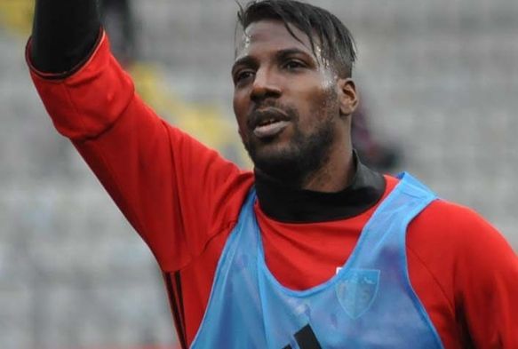 Kayserispor Douglas'la yolunu ayırdı