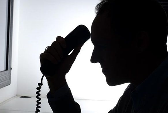 Rektrn adn kullanarak telefonla dolandrclk yaptlar