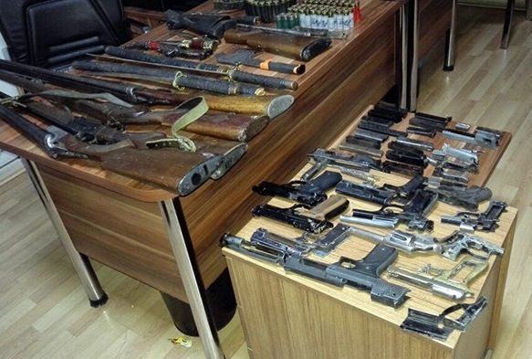 Kayseri'de iki ev cephanelik çıktı