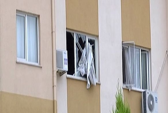Sevgilisinin evini dinamitle patlatt: 2 l