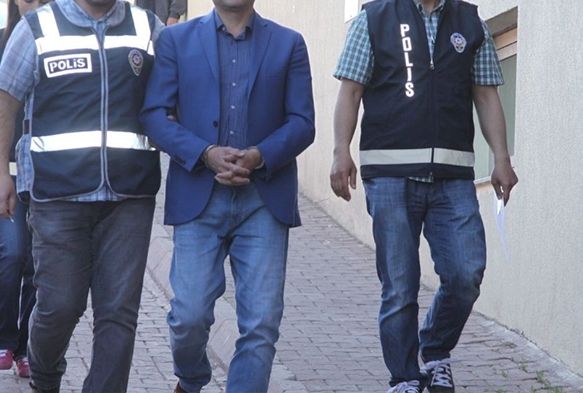FETÖ'den gözaltına alınan işadamları adliyeye çıkarıldı