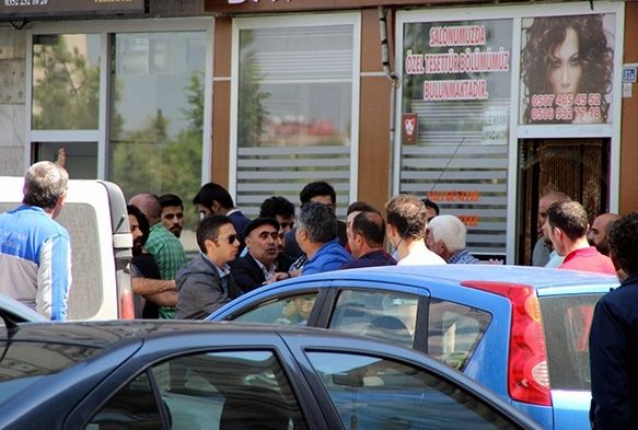 Trafikte yol verme tartışması kavgaya dönüştü
