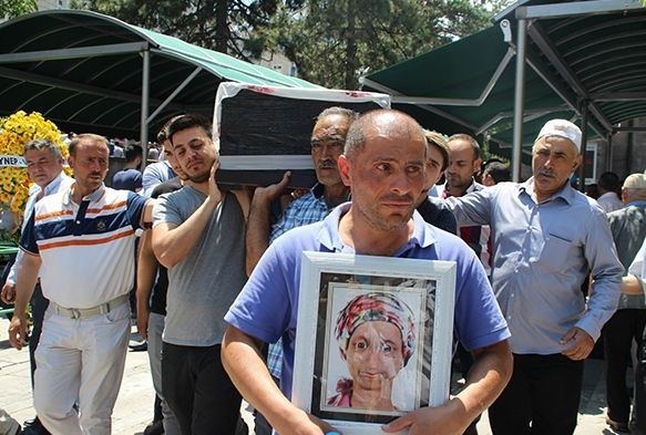 Yaşlanma hastası Gamze son yolculuğuna uğurlandı