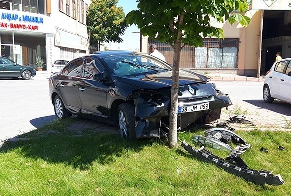Kayseri'de trafik kazası:1 yaralı