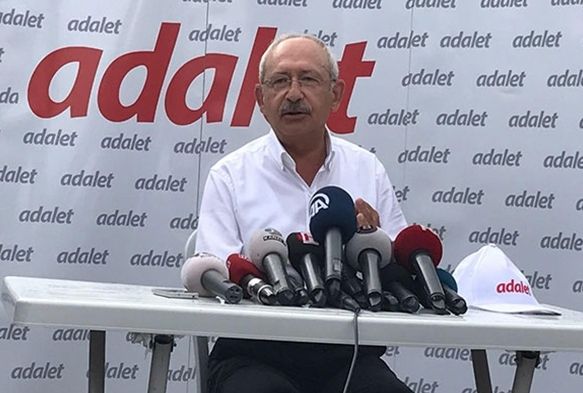 Adaleti siyasetin emrine verirseniz Trkiye'de demokrasi olmaz