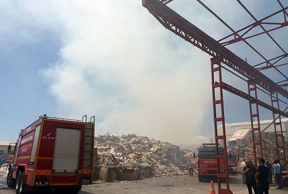Kayseri'de geri dönüşüm fabrikasında yangın