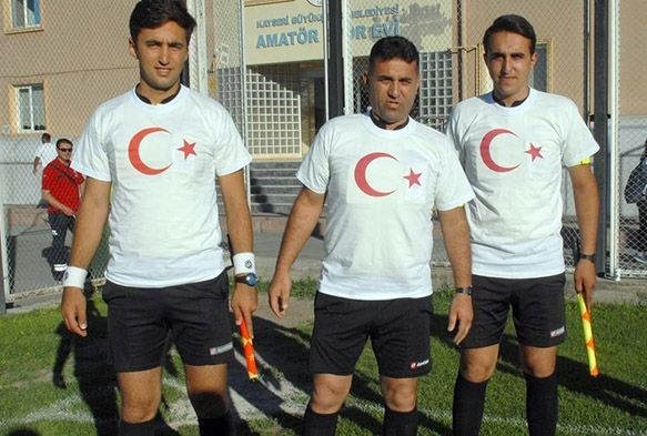 Baba-oğul hakemler aynı maçı yönetti