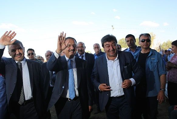 Bakan Mustafa elik,