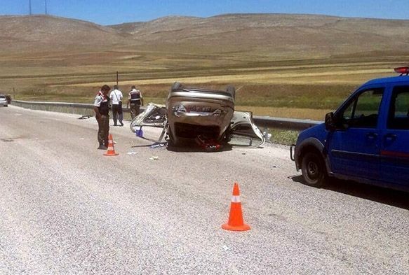 Otomobil takla attı: 3 yaralı