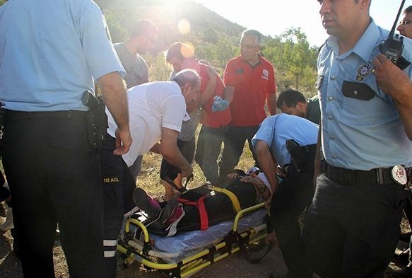 Dağda intihara teşebbüs etti, kurtarılmayı bekledi
