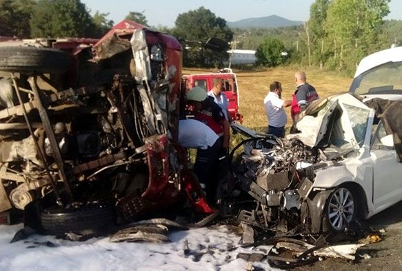Katliam gibi kaza: 1 l, 9 yaral