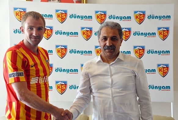Kayserispor Ukraynalı milli futbolcu ile sözleşme imzaladı