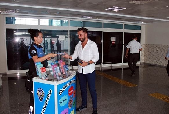 Emniyetten Kayseri’ye gelen yolculara güler yüzlü karşılama